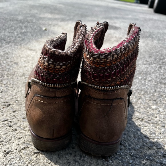brown boots still in great condition. can be worn any weather. - Picture 2 of 3